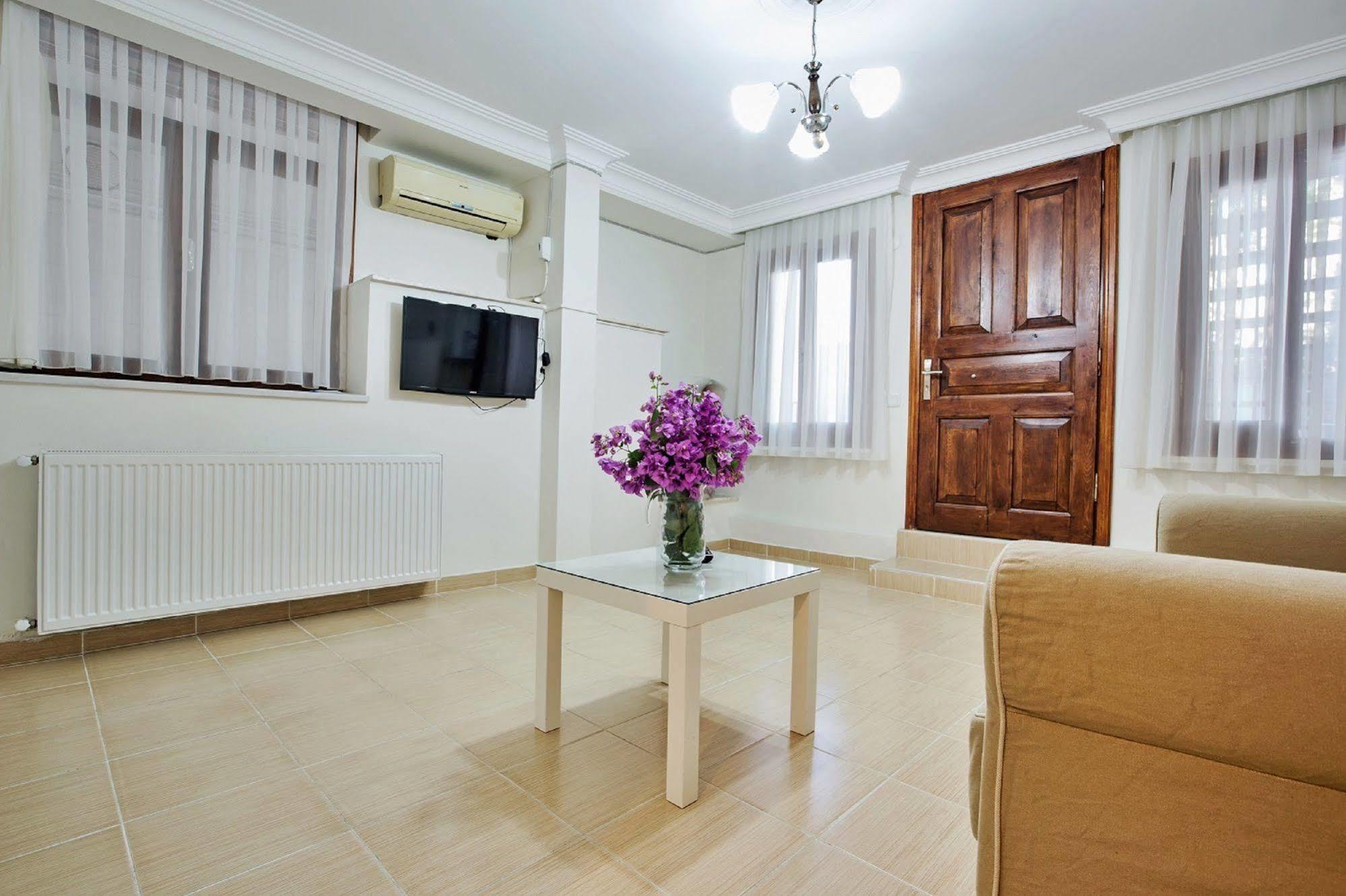 Buyukada Apart Hotel - Sehbal Adalar Bagian luar foto