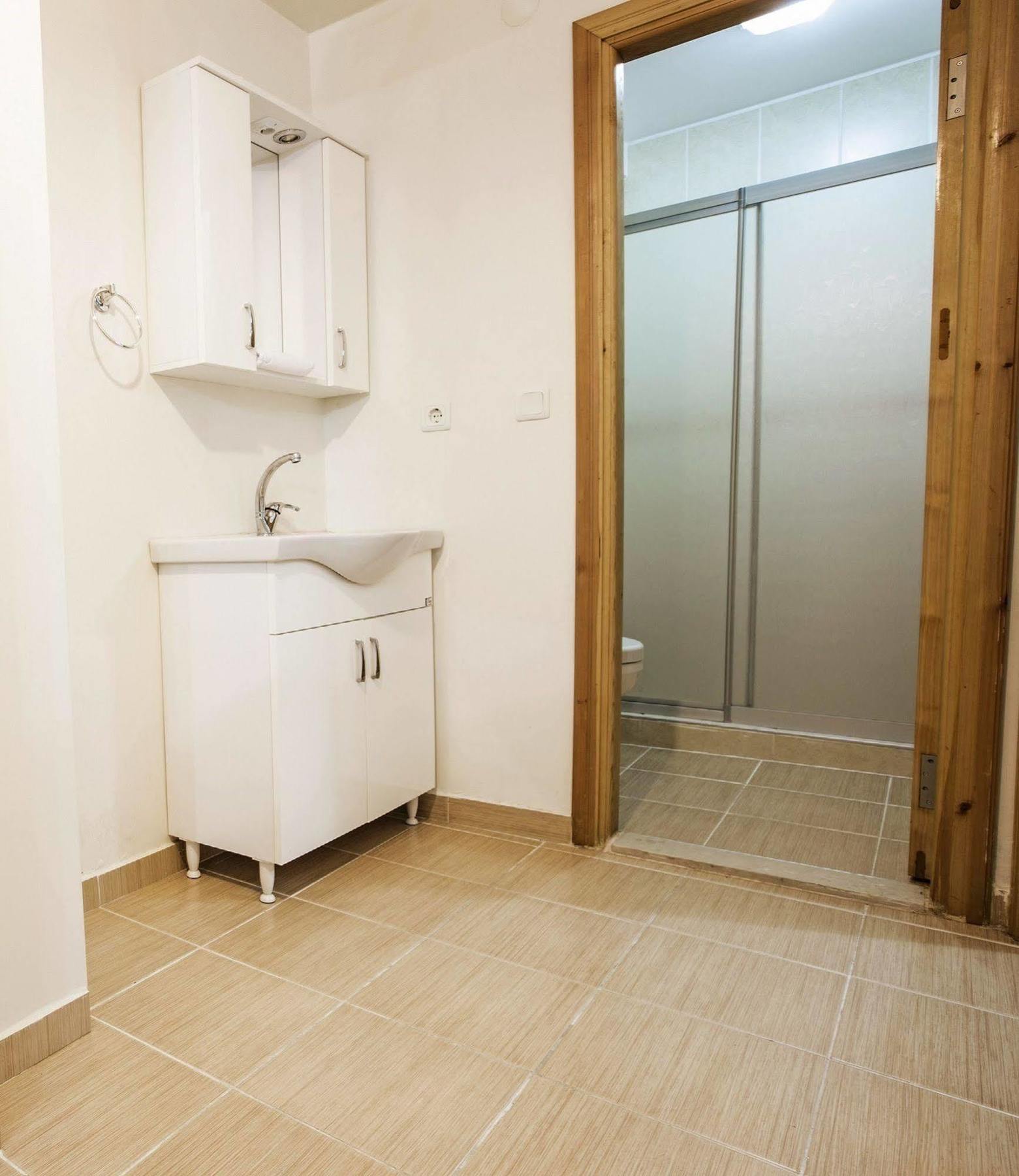 Buyukada Apart Hotel - Sehbal Adalar Bagian luar foto