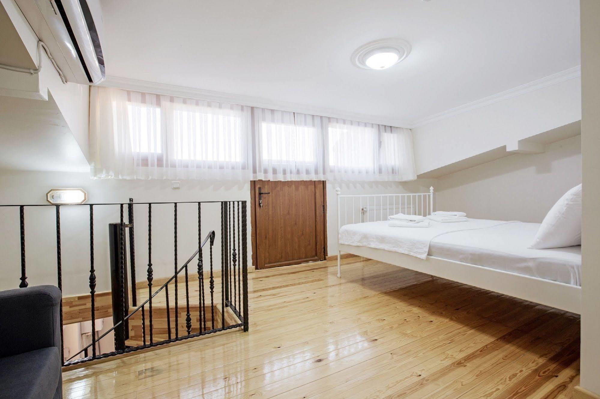 Buyukada Apart Hotel - Sehbal Adalar Bagian luar foto
