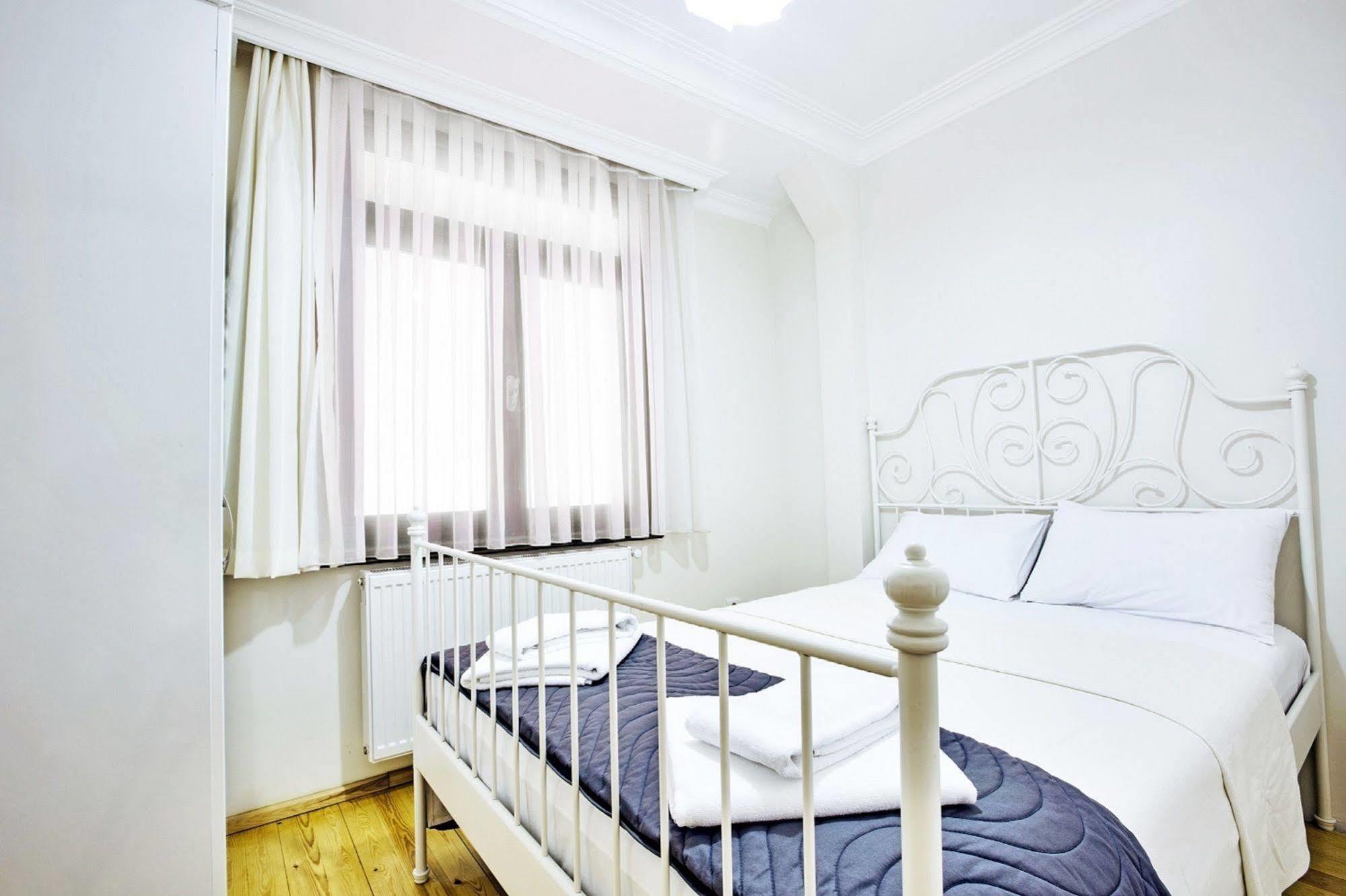 Buyukada Apart Hotel - Sehbal Adalar Bagian luar foto
