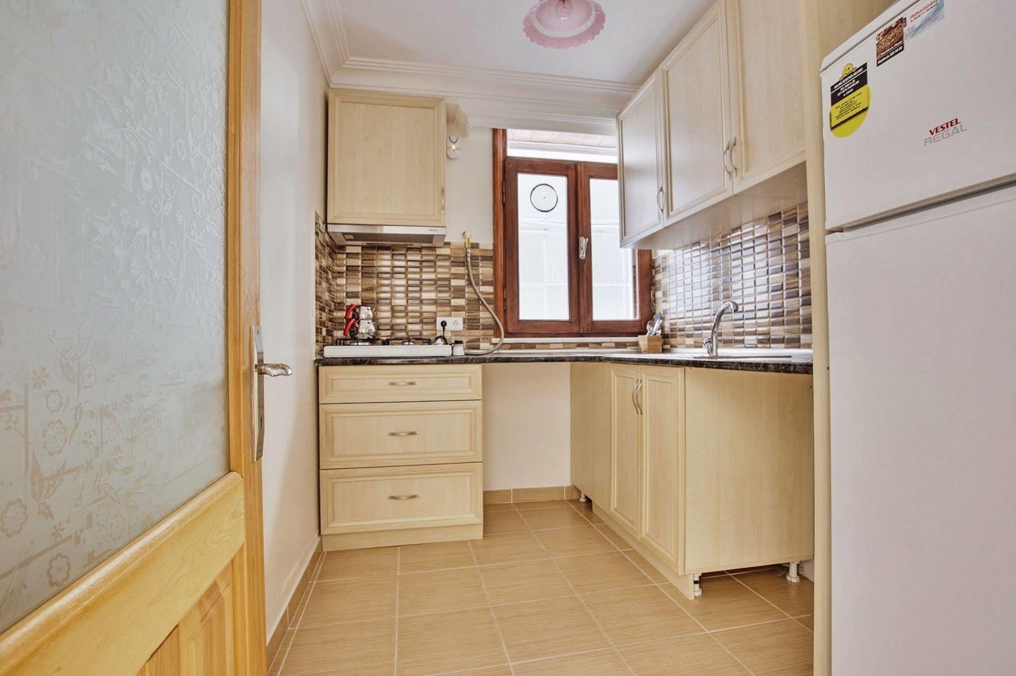 Buyukada Apart Hotel - Sehbal Adalar Bagian luar foto